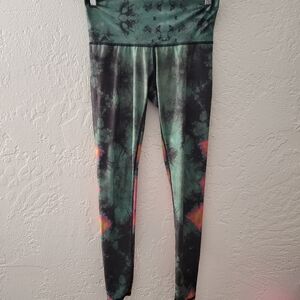 Teeki Eagle Feather Green Hot Pant Size Medium